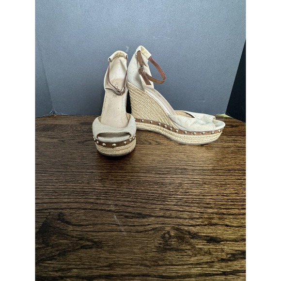 ALDO Sandals Wedge Shoes Beige Ankle Strap Studded Peep Toe Sz US 10 - Picture 9 of 10